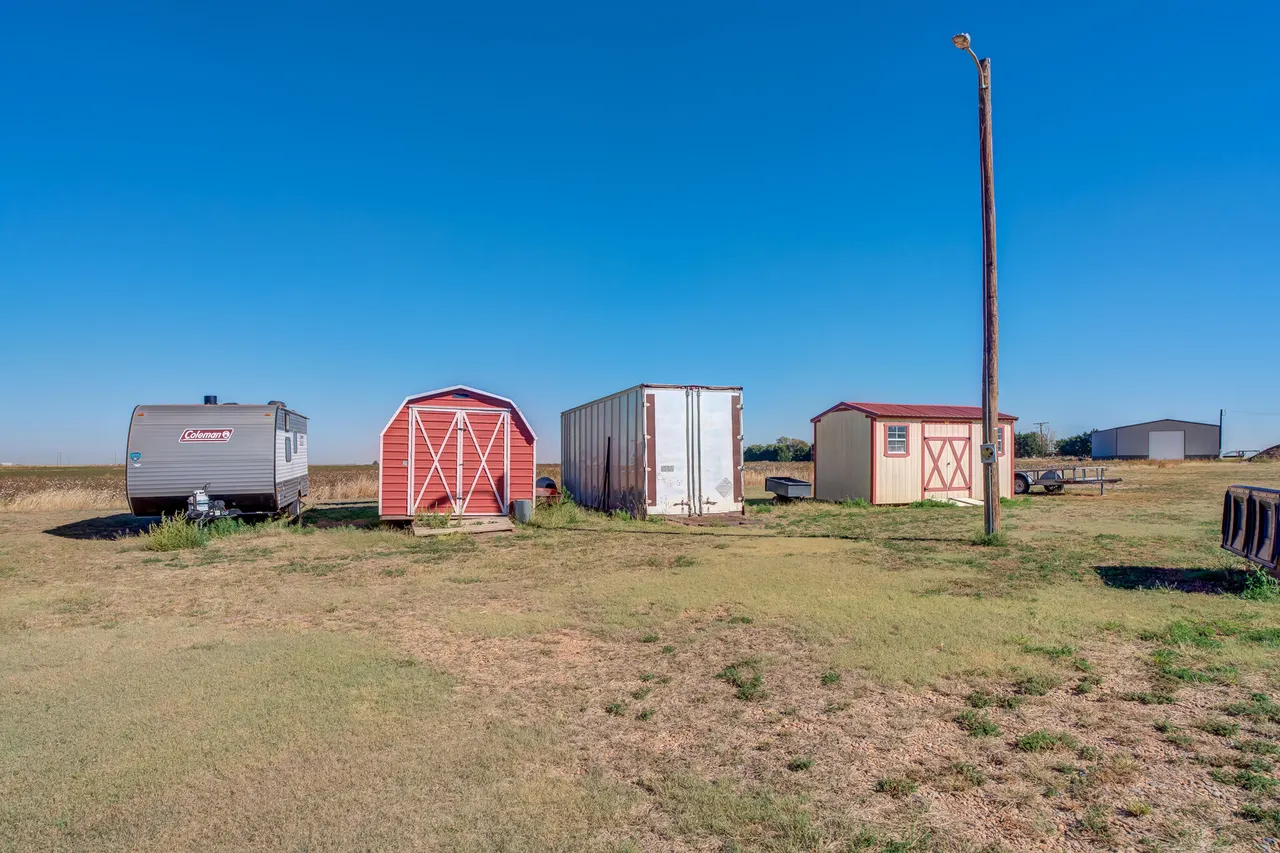 Photo 15 — 1548 S I-27, Hale Center, TX 79041