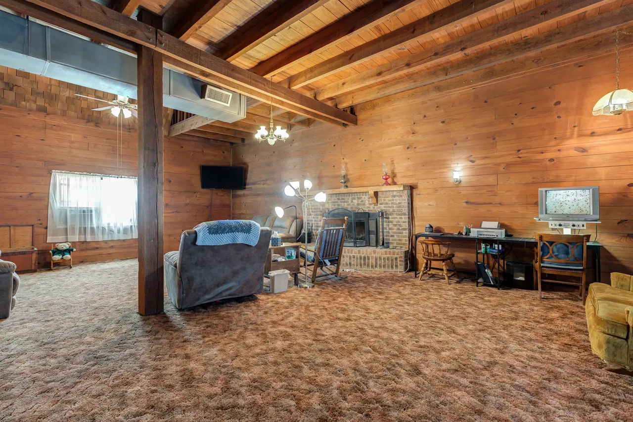 Photo 23 — 1548 S I-27, Hale Center, TX 79041