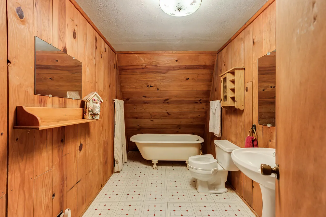 Photo 43 — 1548 S I-27, Hale Center, TX 79041
