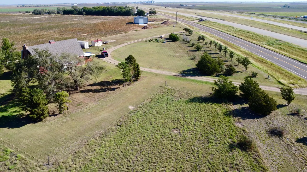 Photo 5 — 1548 S I-27, Hale Center, TX 79041