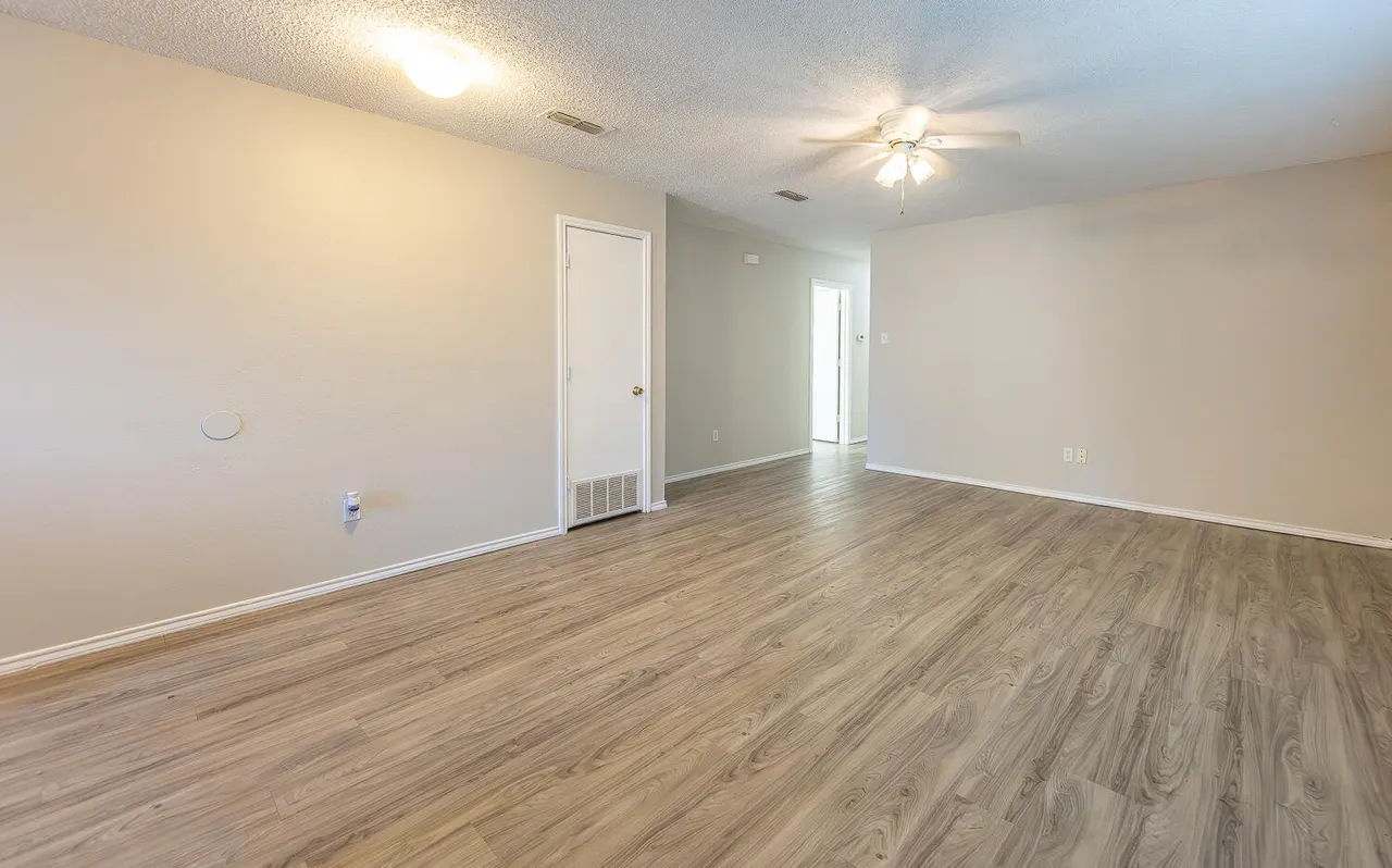 Photo 4 — 804 E 77th Street, Lubbock, TX 79404
