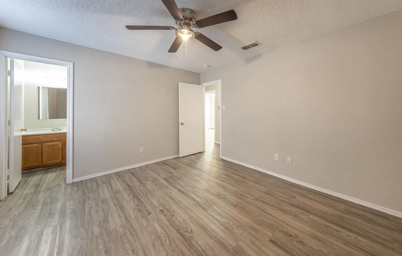Photo 10 — 804 E 77th Street, Lubbock, TX 79404
