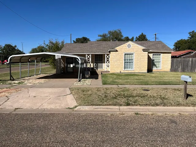 Front exterior — 120 SW 10th Street, Plainview, TX 79072