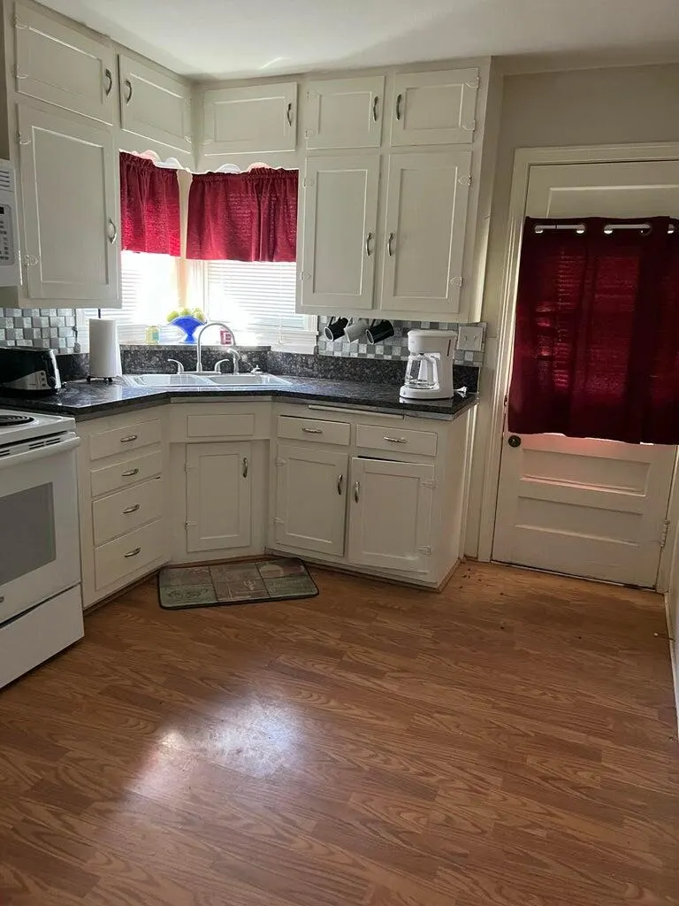 Photo 9 — 120 SW 10th Street, Plainview, TX 79072
