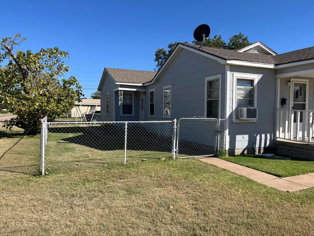 Photo 3 — 1214-1216 Oakland, Plainview, TX 79072
