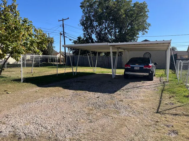 Photo 5 — 1214-1216 Oakland, Plainview, TX 79072