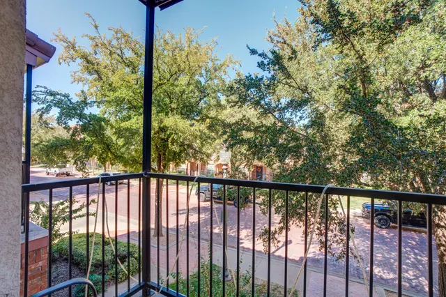 Photo 4 — 2105 Main Street 4, Lubbock, TX 79401