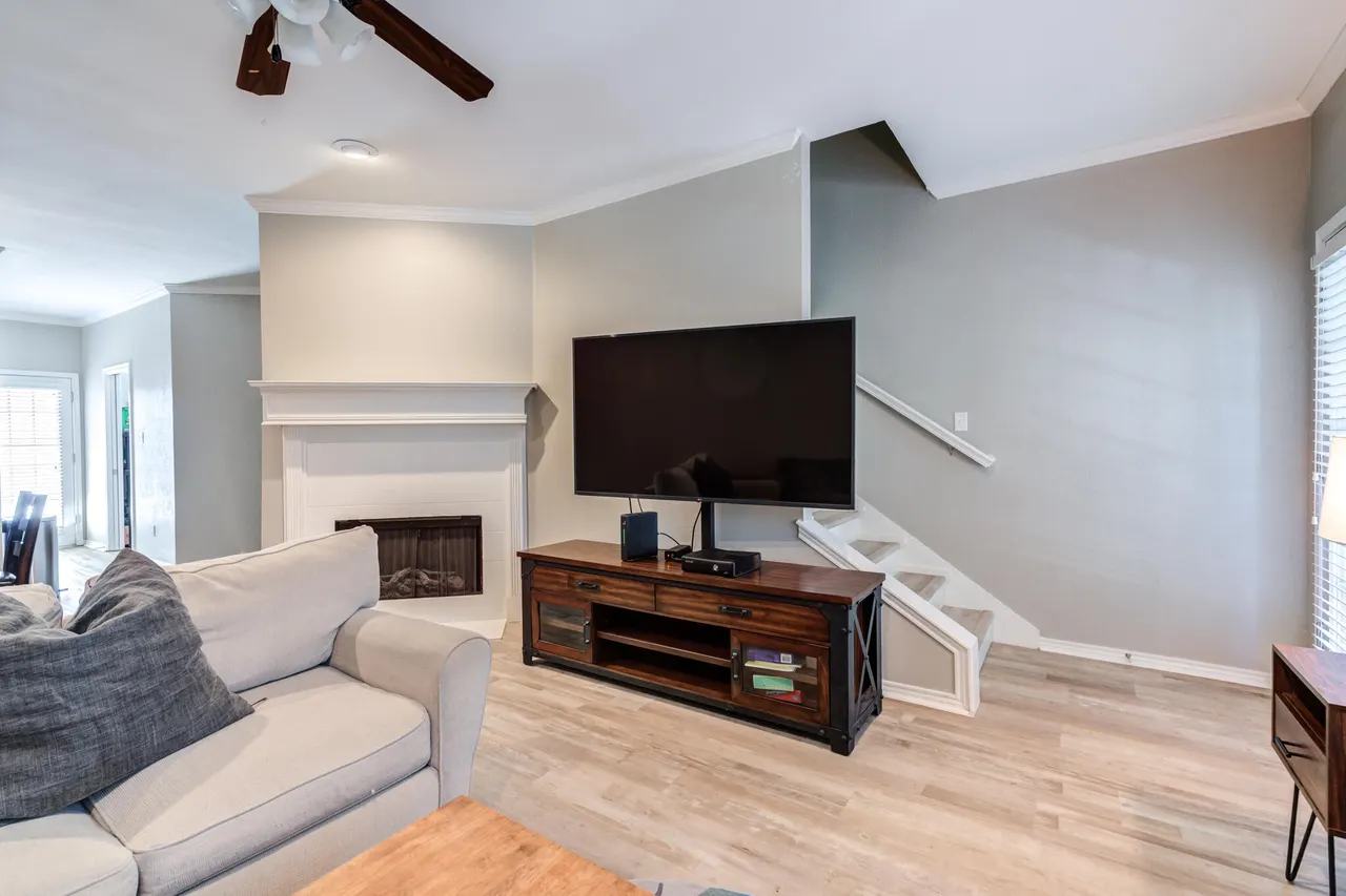 Photo 7 — 2105 Main Street 4, Lubbock, TX 79401