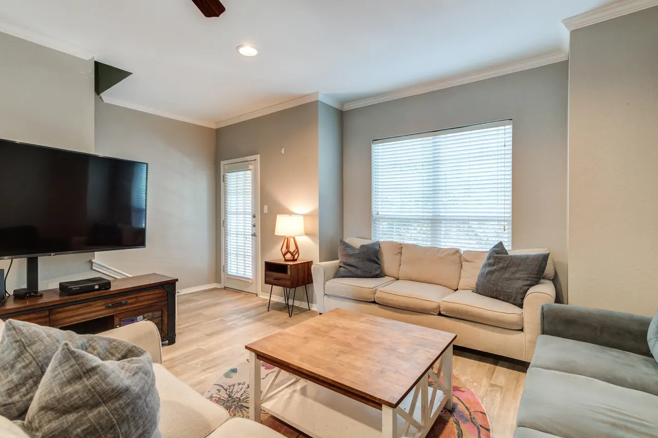 Photo 6 — 2105 Main Street 4, Lubbock, TX 79401