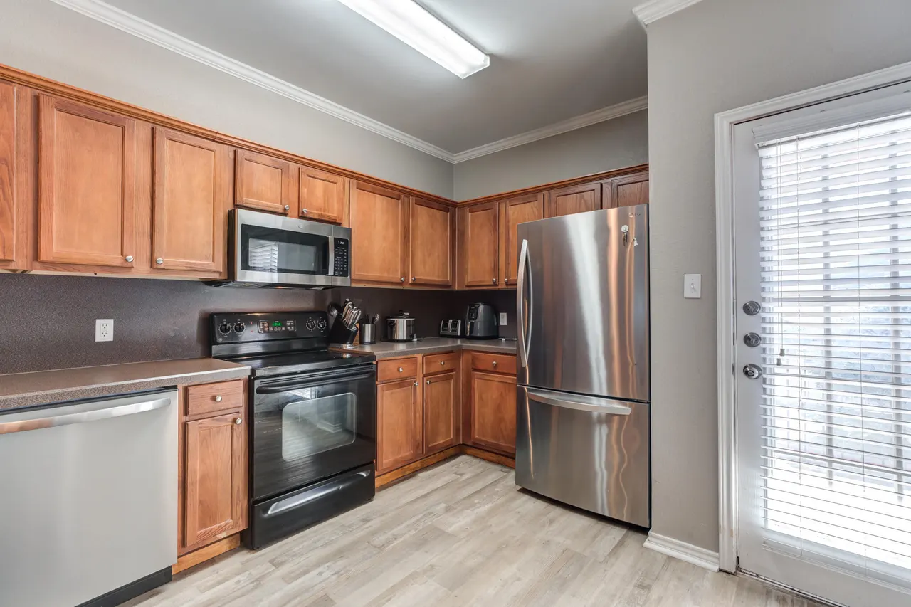 Photo 12 — 2105 Main Street 4, Lubbock, TX 79401