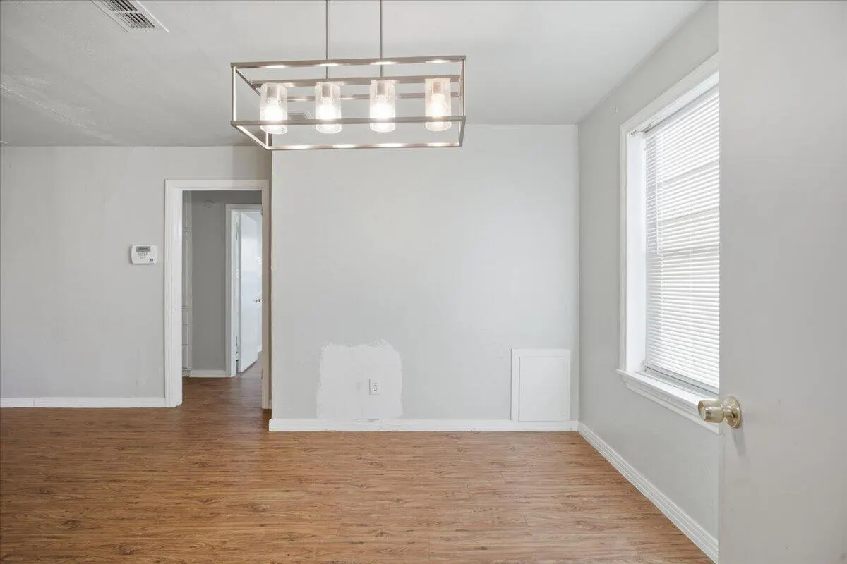 Photo 5 — 4115 31st Street, Lubbock, TX 79410