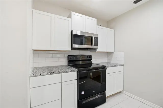Photo 7 — 4115 31st Street, Lubbock, TX 79410