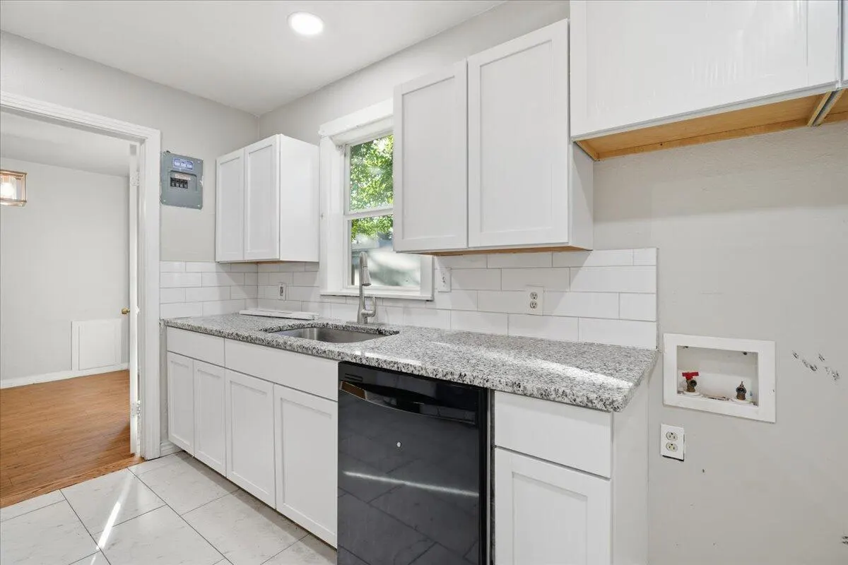 Photo 8 — 4115 31st Street, Lubbock, TX 79410