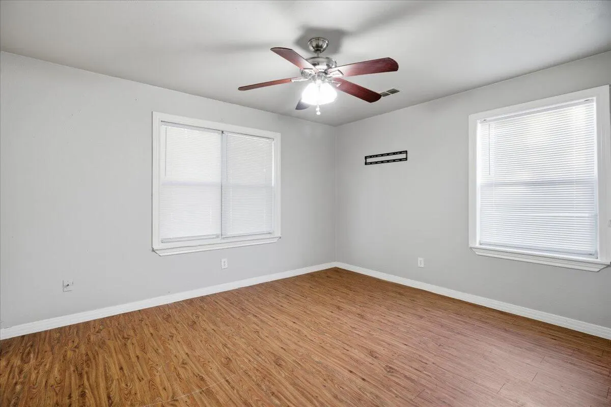 Photo 11 — 4115 31st Street, Lubbock, TX 79410