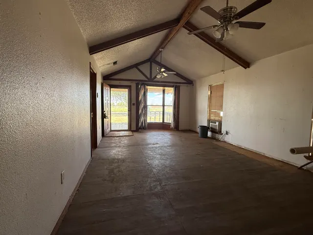 Photo 4 — 3914 Idalou Road, Lubbock, TX 79403