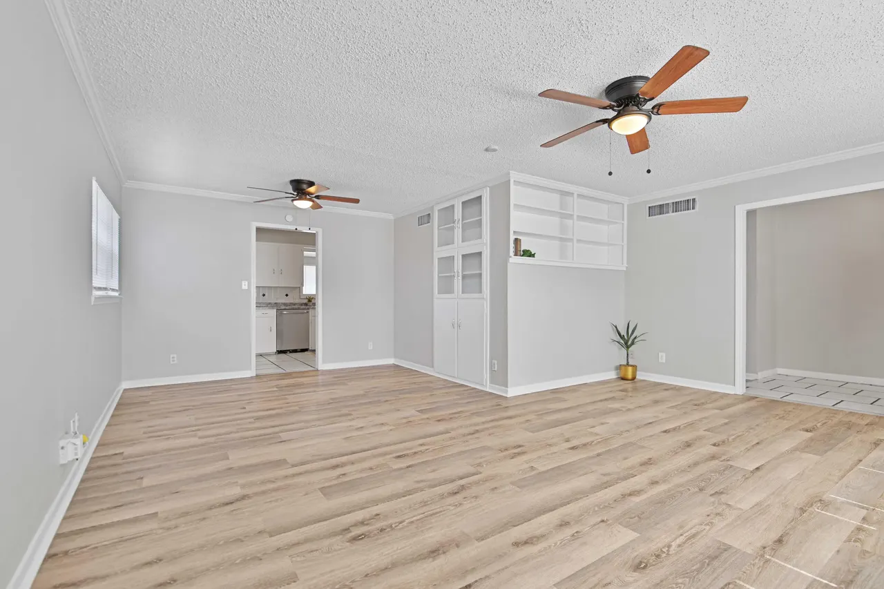Photo 4 — 4310 42nd Street, Lubbock, TX 79413