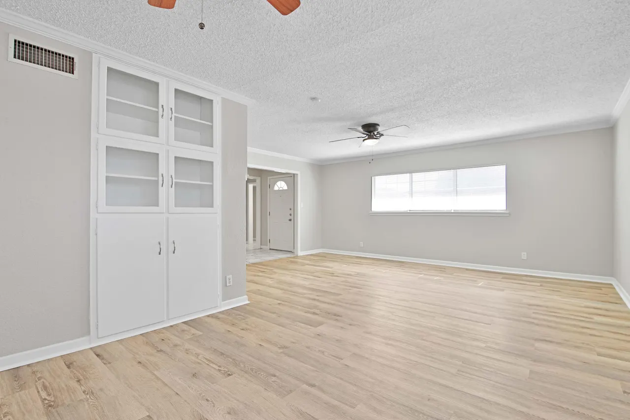 Photo 5 — 4310 42nd Street, Lubbock, TX 79413