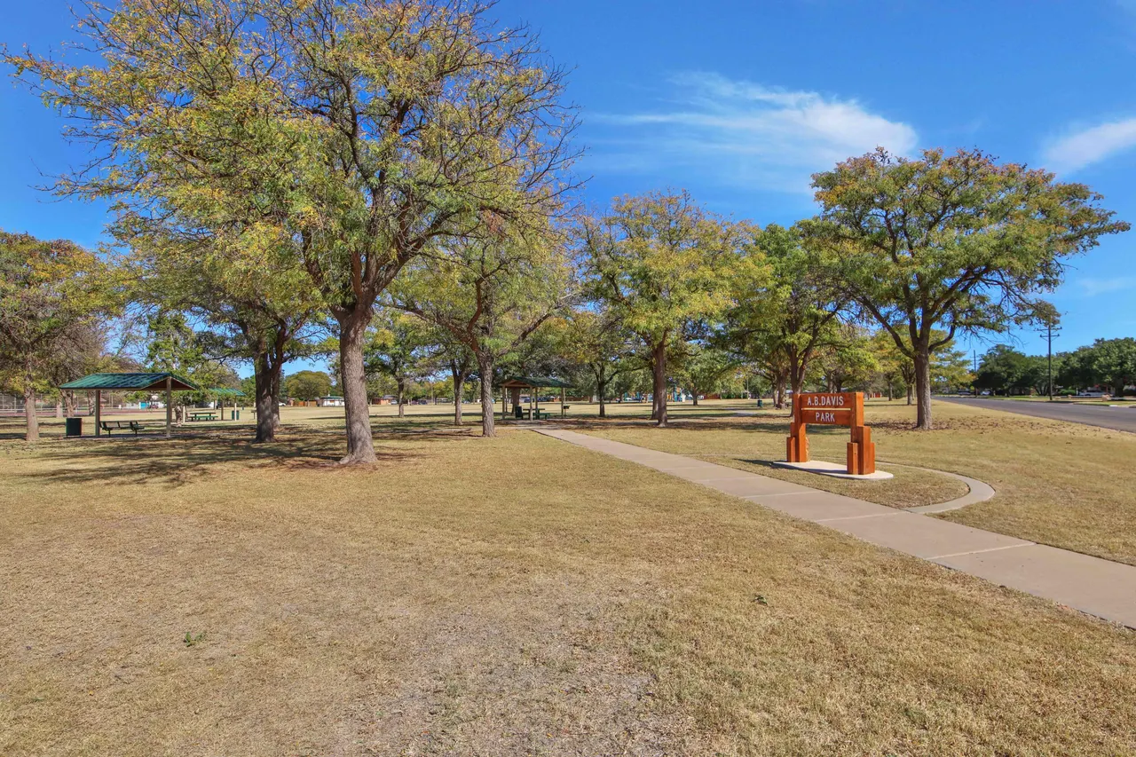 Photo 31 — 4310 42nd Street, Lubbock, TX 79413