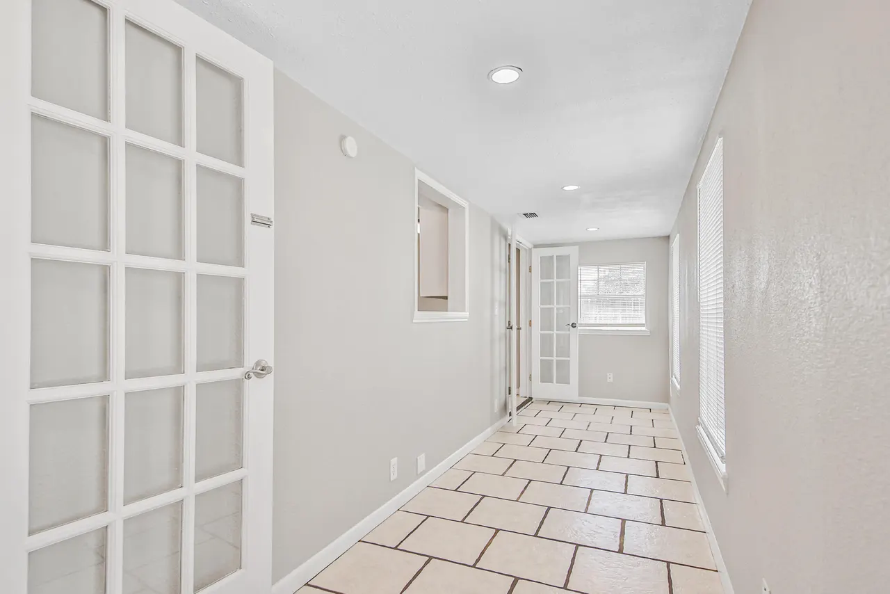 Photo 12 — 4310 42nd Street, Lubbock, TX 79413