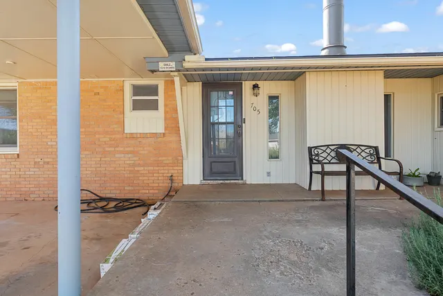 Photo 2 — 705 6th Street, Wolfforth, TX 79382