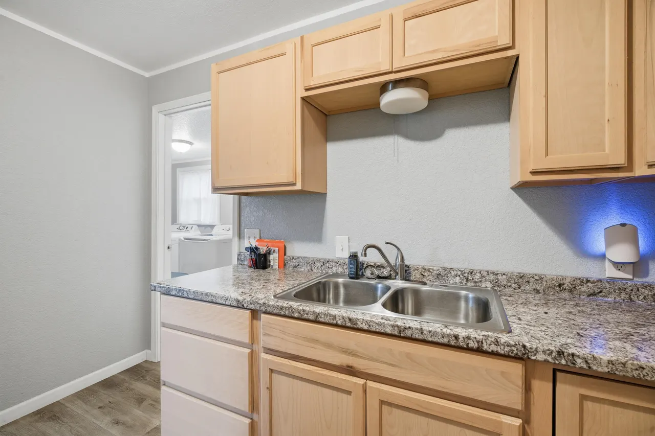 Photo 11 — 915 E Cardwell Street, Brownfield, TX 79316