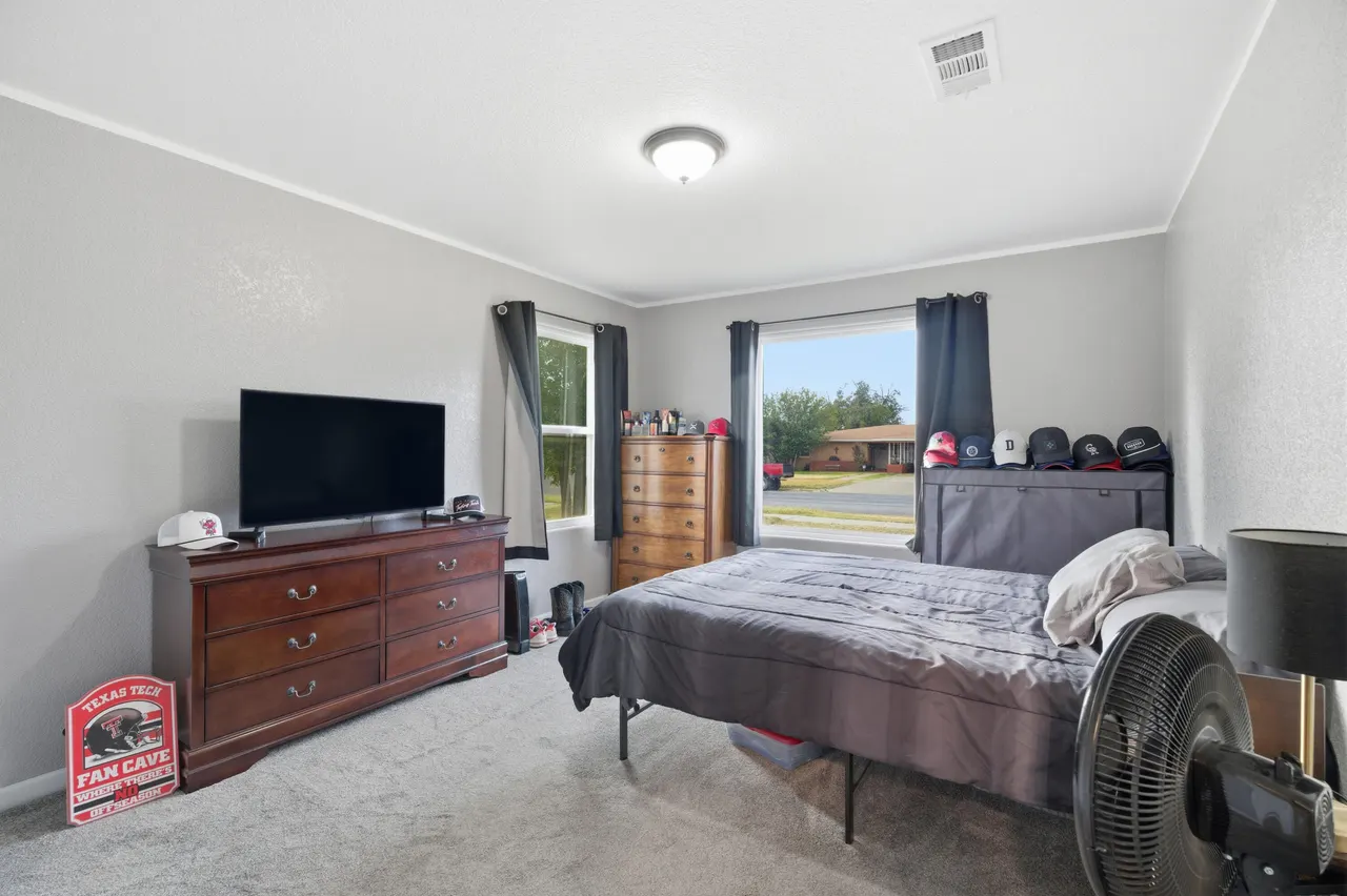 Photo 17 — 915 E Cardwell Street, Brownfield, TX 79316