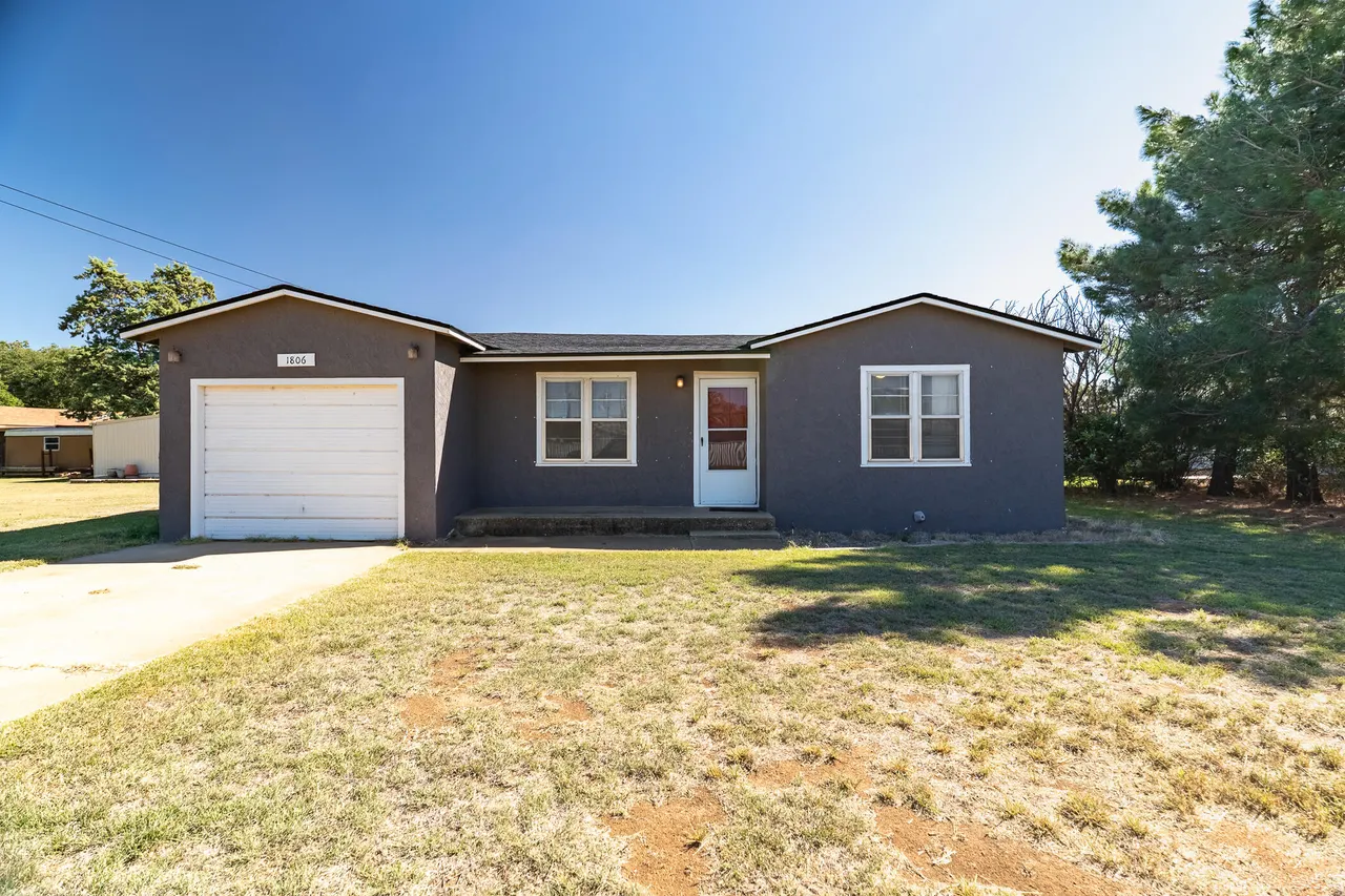 Photo 4 — 1806 E 5th Street Street, Petersburg, TX 79250