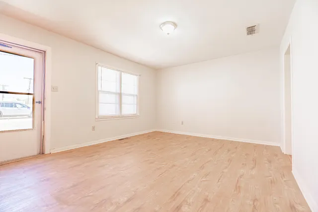 Photo 7 — 1806 E 5th Street Street, Petersburg, TX 79250