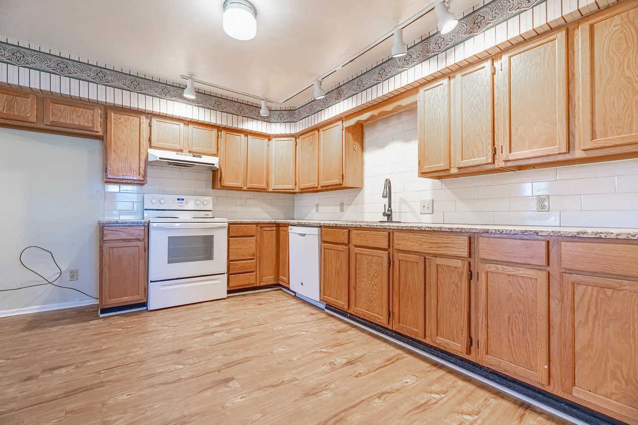 Photo 12 — 1806 E 5th Street Street, Petersburg, TX 79250