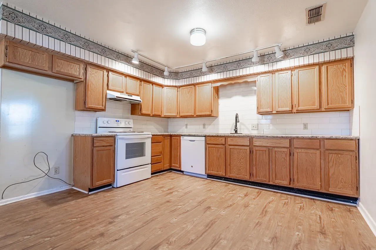 Photo 13 — 1806 E 5th Street Street, Petersburg, TX 79250
