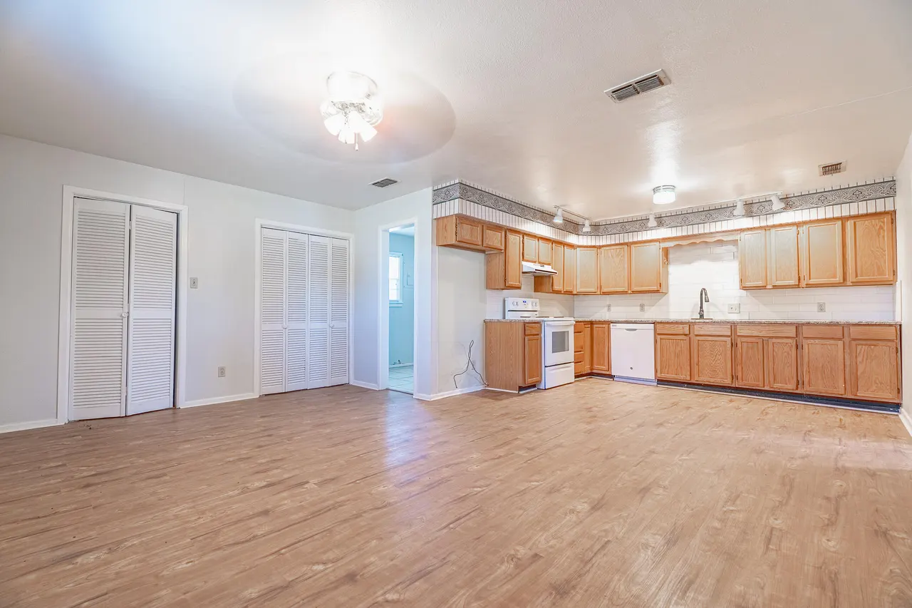 Photo 15 — 1806 E 5th Street Street, Petersburg, TX 79250