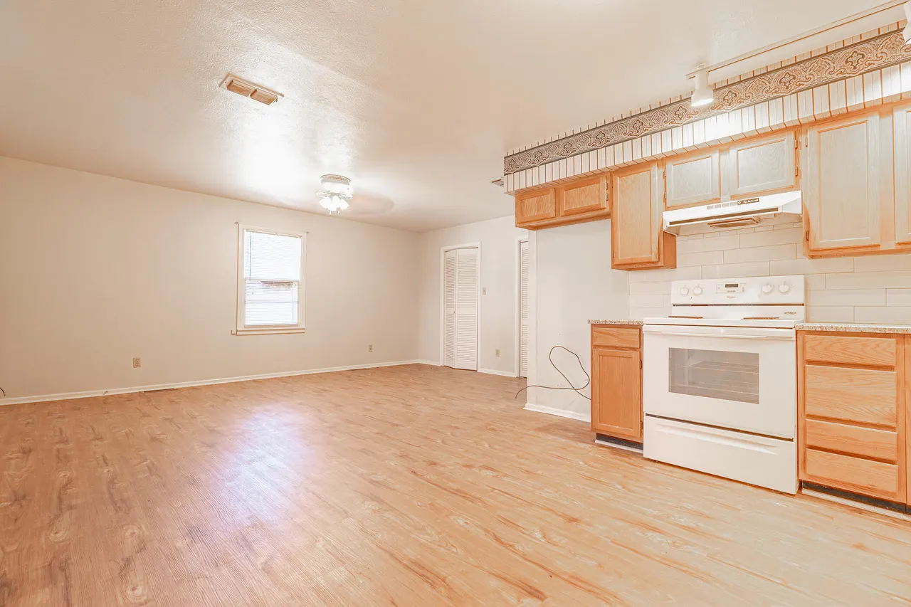 Photo 17 — 1806 E 5th Street Street, Petersburg, TX 79250