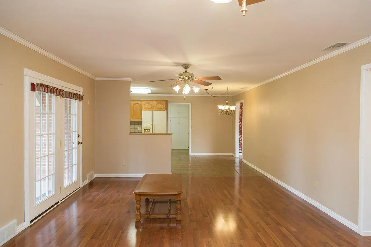 Photo 10 — 1209 Dallas Street, Plainview, TX 79072