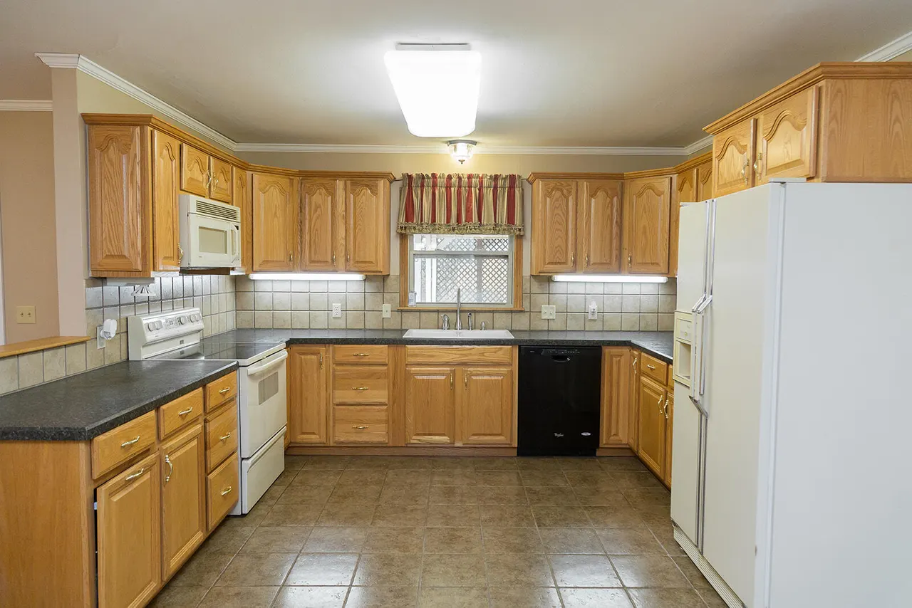 Photo 14 — 1209 Dallas Street, Plainview, TX 79072