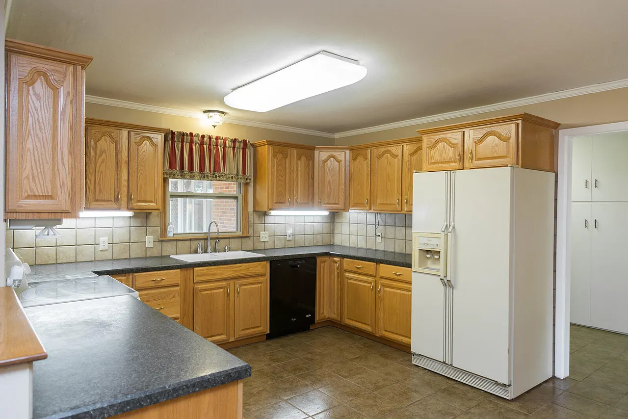 Photo 13 — 1209 Dallas Street, Plainview, TX 79072