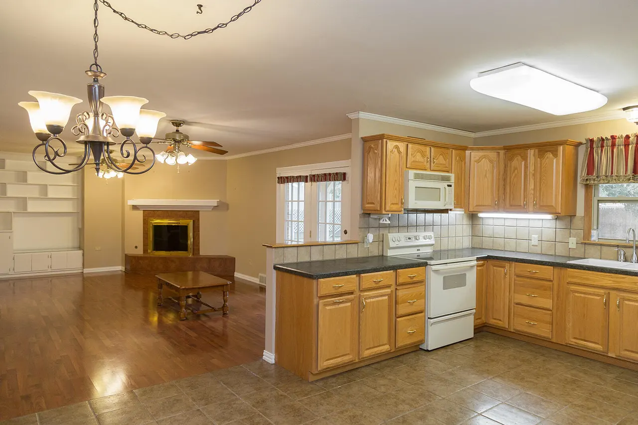 Photo 16 — 1209 Dallas Street, Plainview, TX 79072