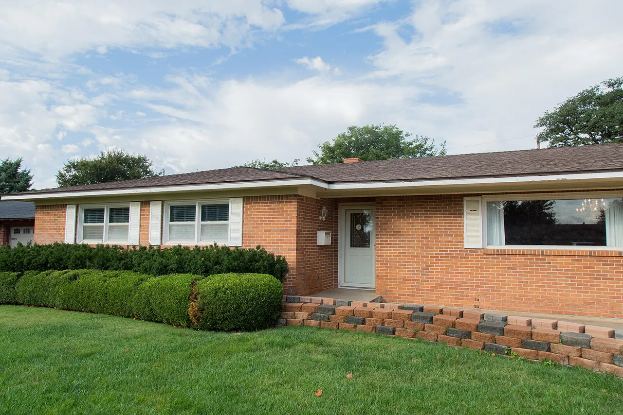 Photo 4 — 1209 Dallas Street, Plainview, TX 79072