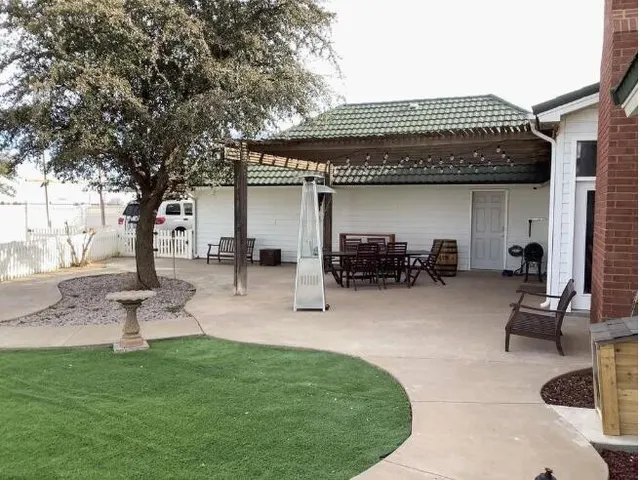 Photo 4 — 5924 Erskine Street, Lubbock, TX 79416