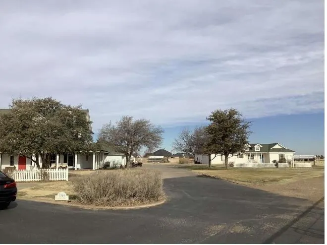 Photo 5 — 5924 Erskine Street, Lubbock, TX 79416