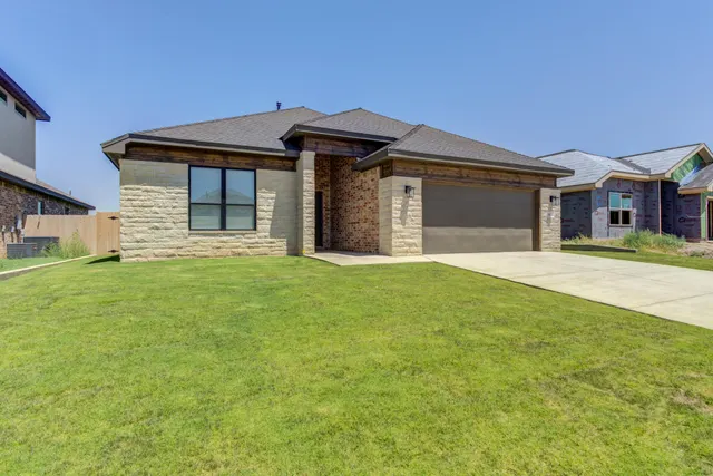 Photo 2 — 612 E 13th Street, Wolfforth, TX 79382