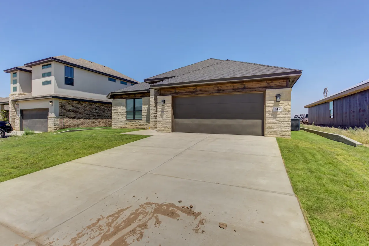 Photo 3 — 612 E 13th Street, Wolfforth, TX 79382