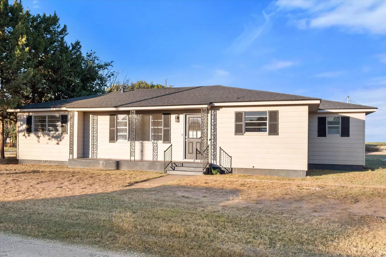 Photo 2 — 1312 Culpepper Avenue, Wilson, TX 79381