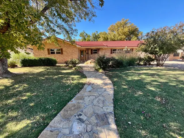 Front exterior — 1407 Amarillo Street, Plainview, TX 79072