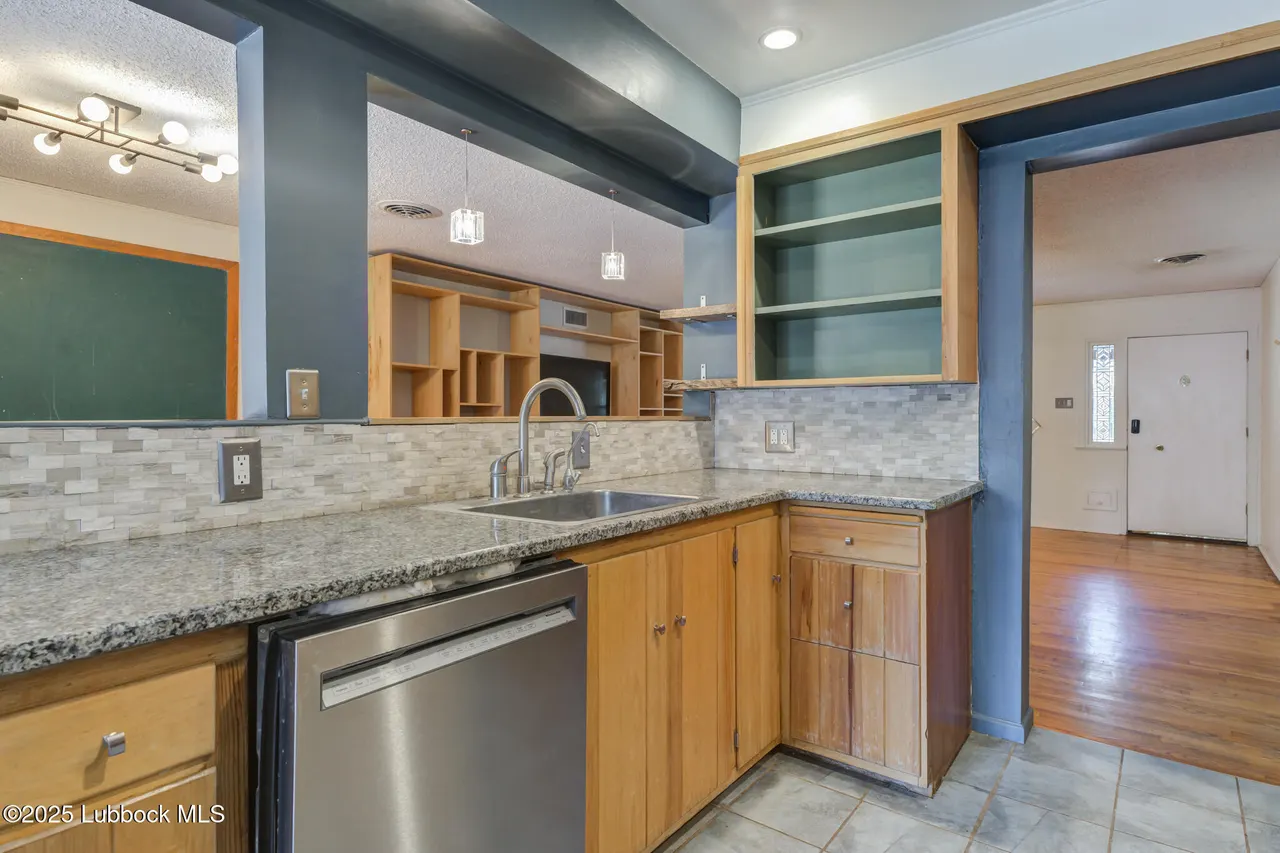 Photo 8 — 3309 22nd Street, Lubbock, TX 79410