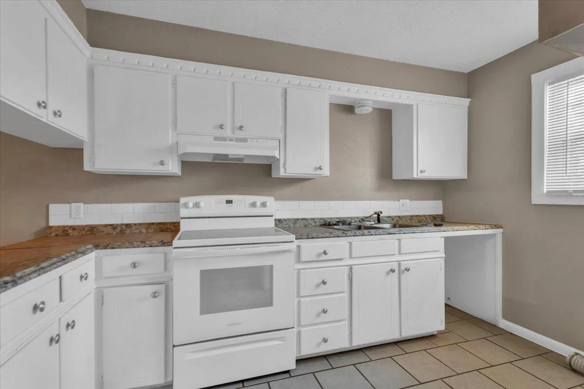 Photo 12 — 1341 65th Drive, Lubbock, TX 79412
