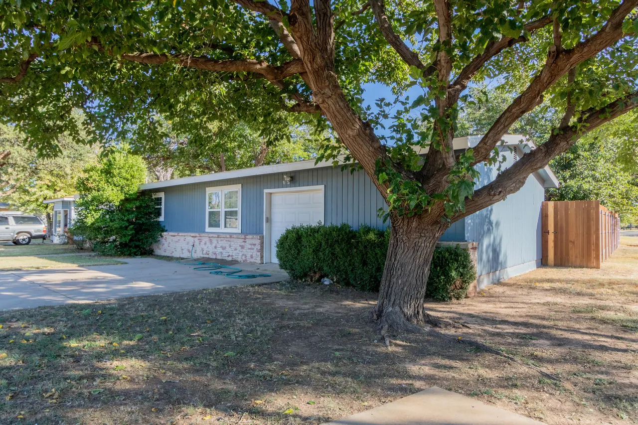 Photo 2 — 4021 38th Street, Lubbock, TX 79413