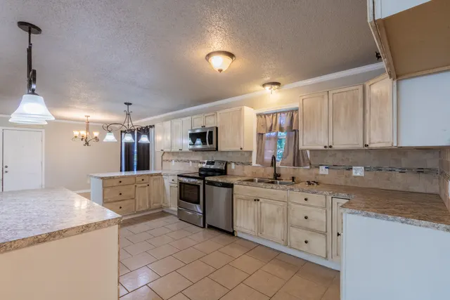 Photo 7 — 4021 38th Street, Lubbock, TX 79413
