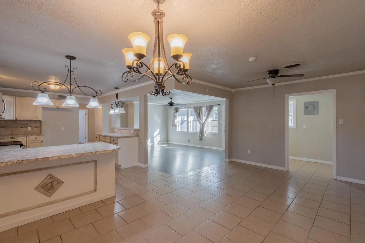 Photo 12 — 4021 38th Street, Lubbock, TX 79413