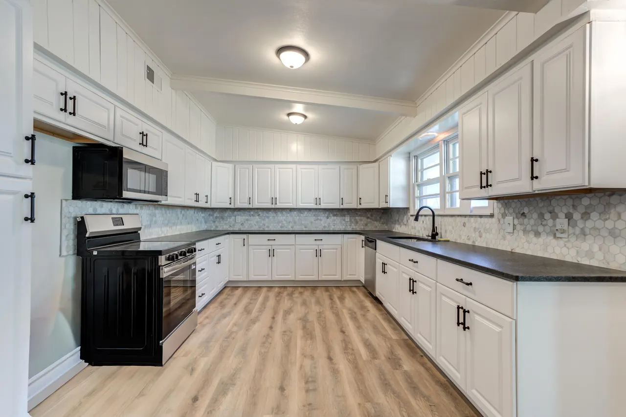 Photo 5 — 2722 55th Street, Lubbock, TX 79413