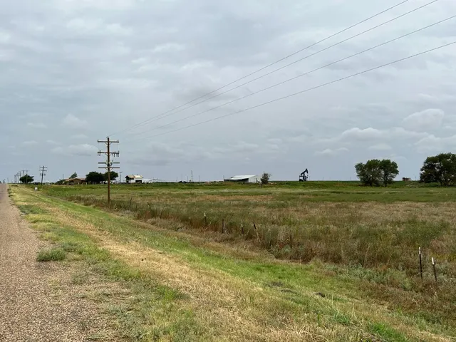 Photo 2 — 660 Justin Road, Levelland, TX 79336
